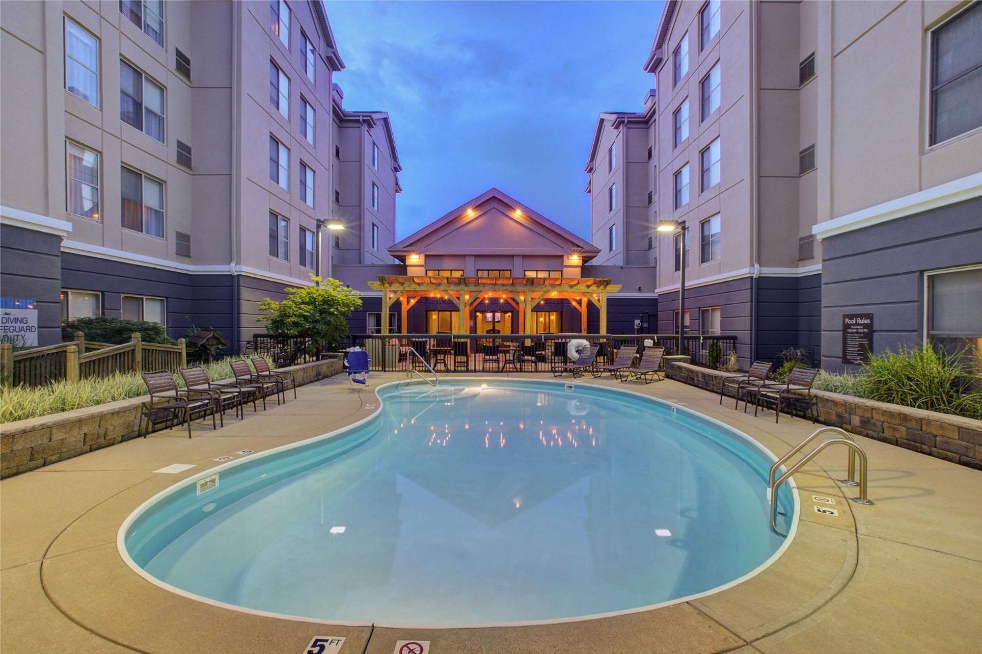 Hotel Homewood By Hilton Dayton South 3*